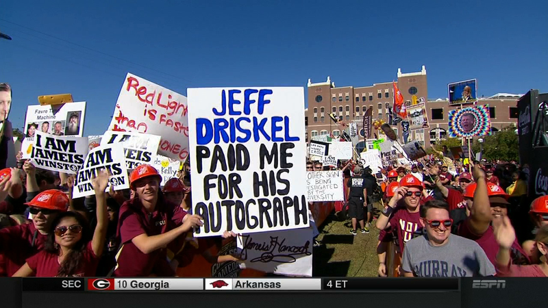 Illustration for article titled Rape Jokes Everywhere: Your College GameDay Sign Roundup